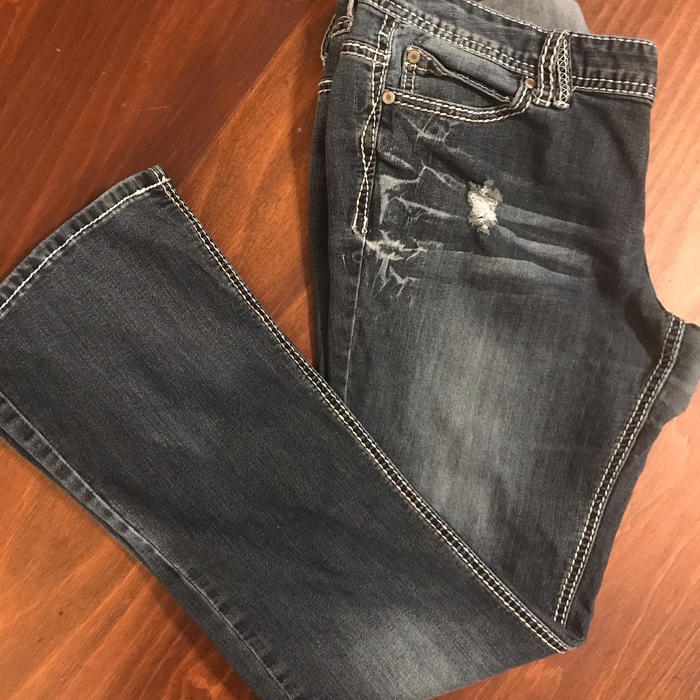 Maurice’s Medium Wash Flex Jeans 9/10 Short